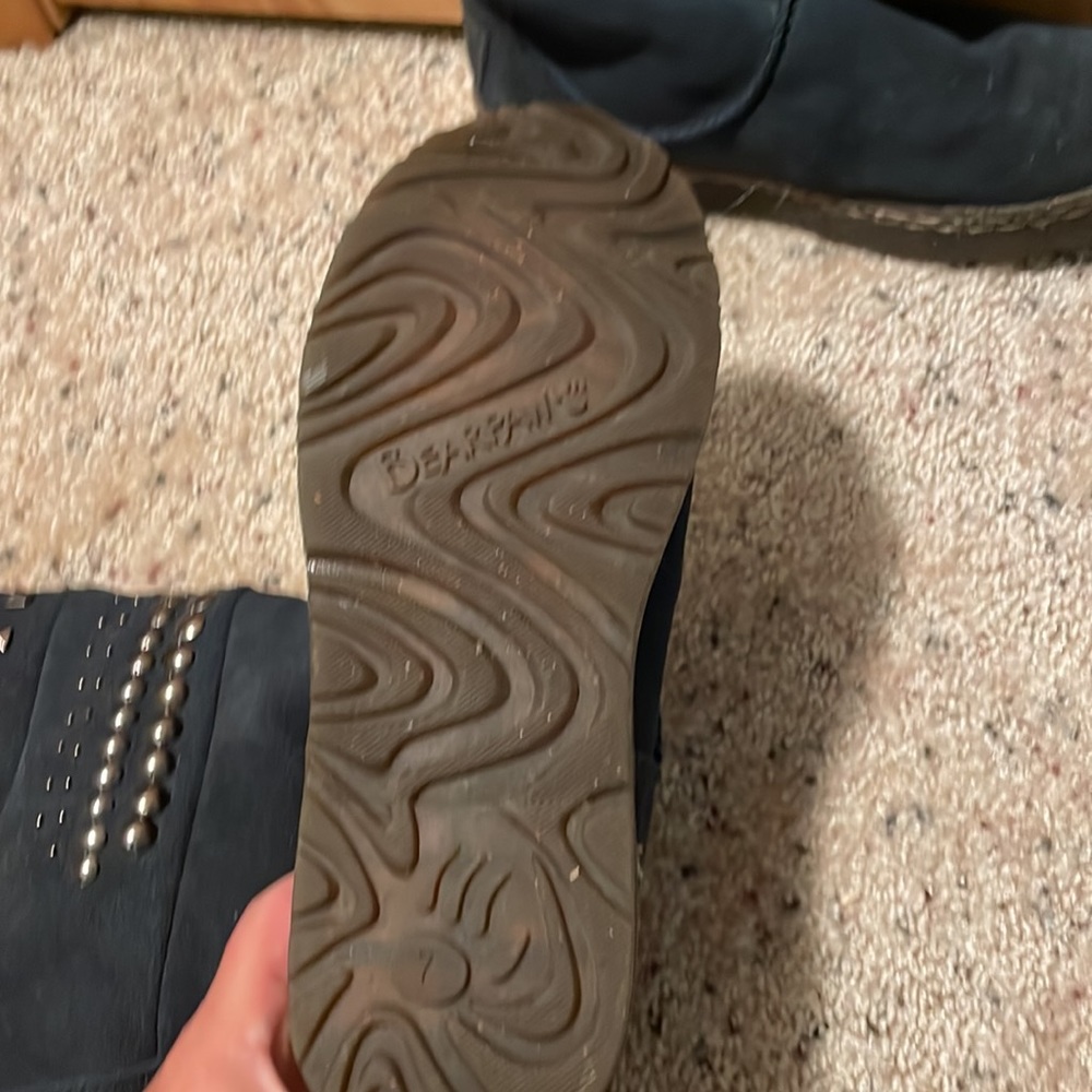 Bearpaw navy blue boots. - Picture 5 of 7